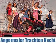  (Martin Schmitz)Wiesn-Modenschau: der Angermaier Wiesn-Auftakt. Angermaier Trachten Nacht 2009 in der Münchner Schrannenhalle am 03.09.2009 
